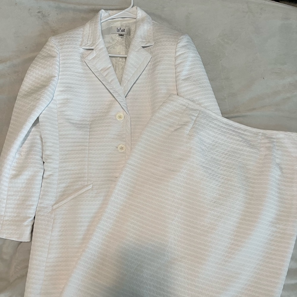 Le Suit Two Piece White Suit Dress. Size 12.